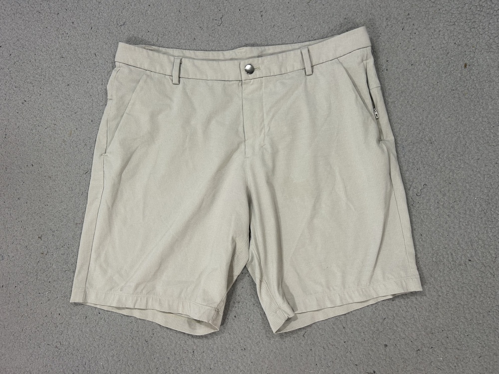 Lululemon Shorts Mens 34 Beige Chino Zip Pocket Lightweight Athleisure